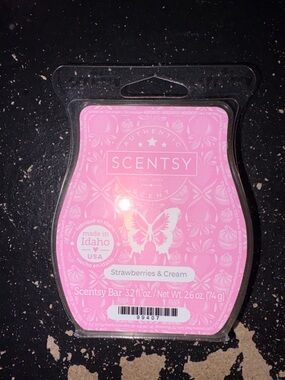 Scentsy Strawberries & Cream Wax Bar - Pink Butterfly Packaging